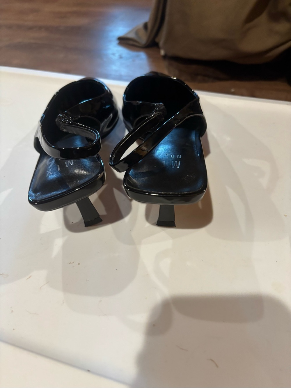 Mi Black Patent Square-Toe Kitten Heel Sandals